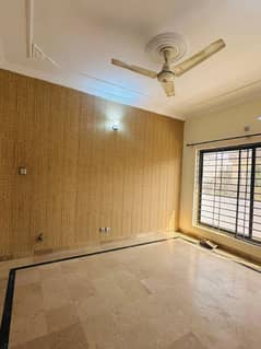 G-11/3 Street 87 Double Story House size 25x40 for sale