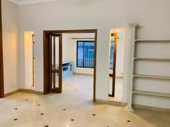 A beautiful upper portion for rent marble foolring ideal location near to markaz