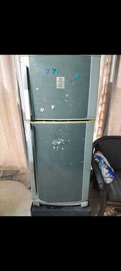 Dawlance Fridge Dedium Size Cooling Achi Karti Hai