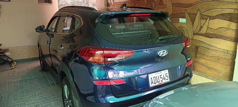 Hyundai Tucson 2.0 AWD ULTIMATE 5