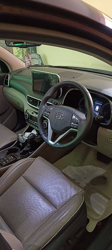 Hyundai Tucson 2.0 AWD ULTIMATE 9