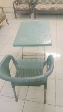 Table chairs set