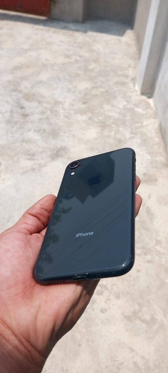 iPhone XR With Collling Fan CX 07 2