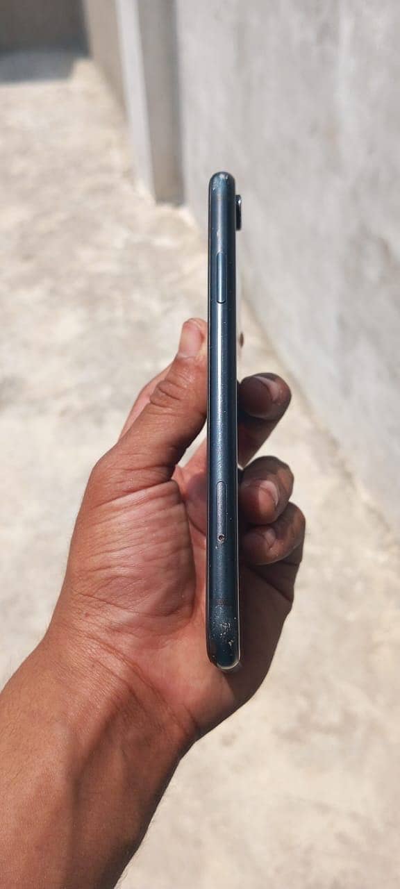 iPhone XR With Collling Fan CX 07 10