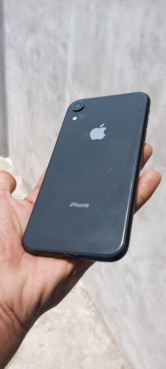 iPhone XR With Collling Fan CX 07 11