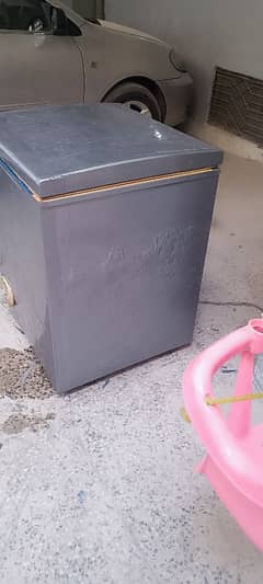 Waves single door freezer