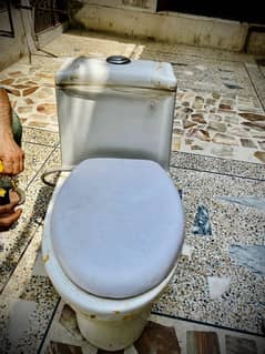 Comod for Sale.