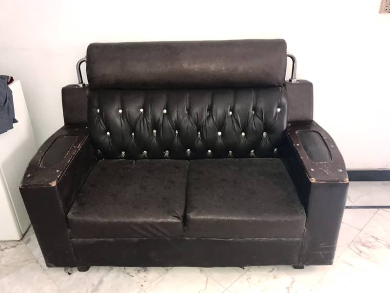 Sofa set in a great condition. 4