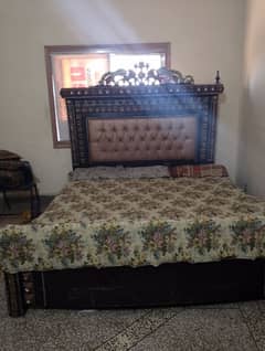 Woden Bed