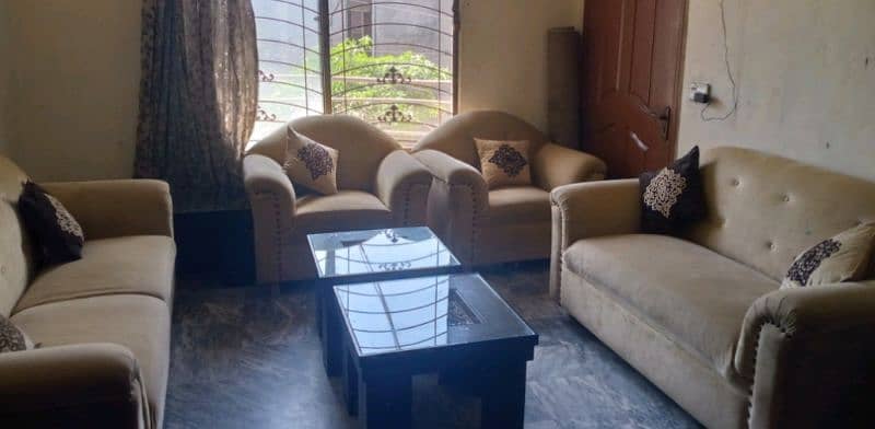 7 seater sofa with 3 tables 1