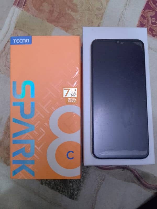 Techno spark 8c 8