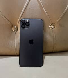 iPhone 11 pro max 256GB non-PTA factory unlock condition 10 bay 9
