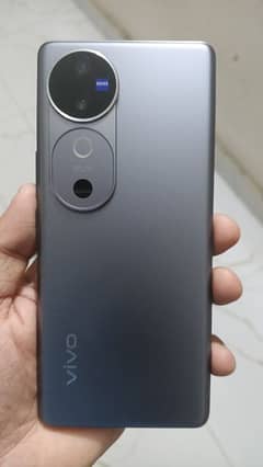 Vivo V40 Urgent Sale