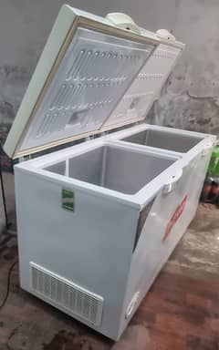 Waves full size deep freezer