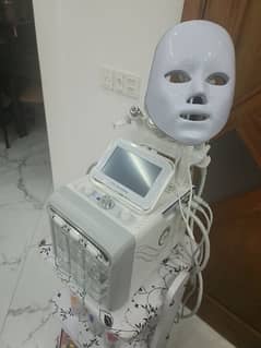 Hydra Facial Machine