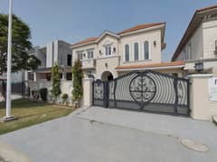 One Kanal Slightly Used Hose Top location Gold Crest Mall Bungalow For Rent Details: