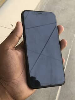 iPhone XR. Nonpta factory unlock 128 gb battery health 81 j