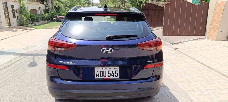 Hyundai Tucson 2.0 AWD ULTIMATE 13