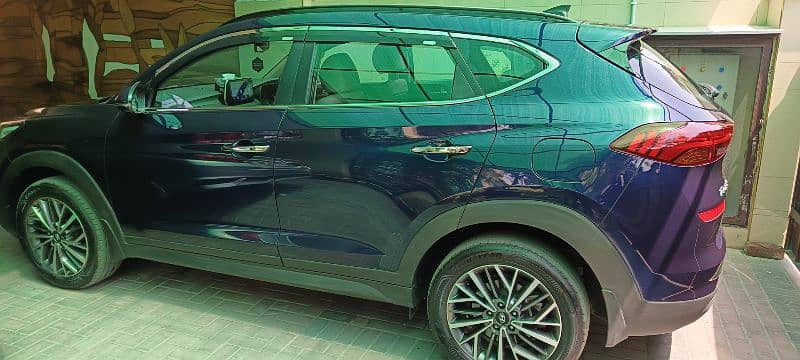 Hyundai Tucson 2.0 AWD ULTIMATE 15