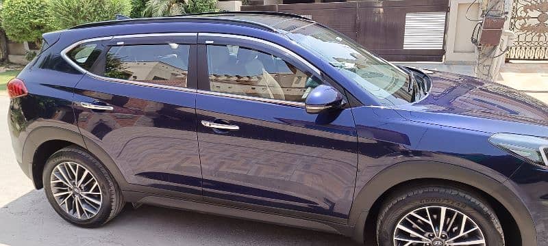 Hyundai Tucson 2.0 AWD ULTIMATE 17