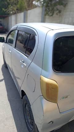 Daihatsu Mira 2012