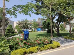 5 MARLA FACING PARK HOUSE FOR SALE
