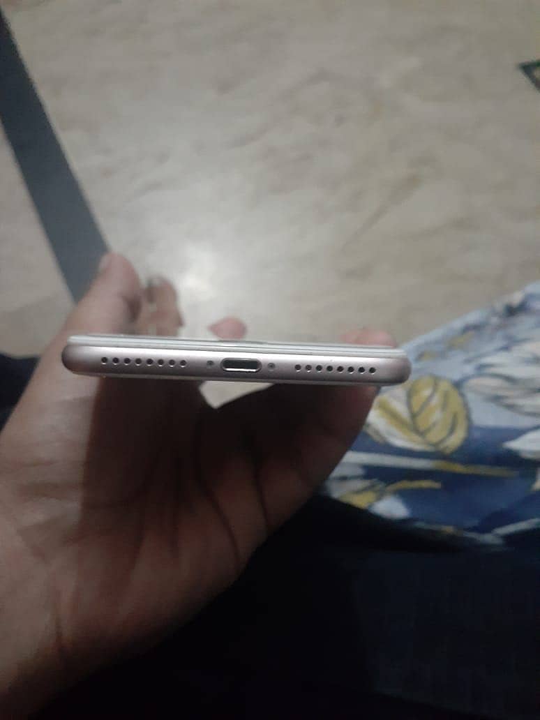 iPhone 7 Plus pta approved 128 gb touch id working ust button not work 6
