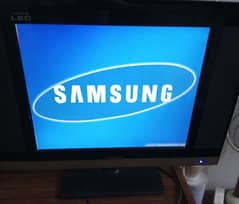 19 inch LCD with extra speaker in city pattoki