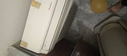 1.5 ton Ac Dawlance bilkul ok ha no issue 03214434660