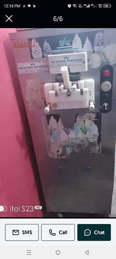 con ice cream machine
