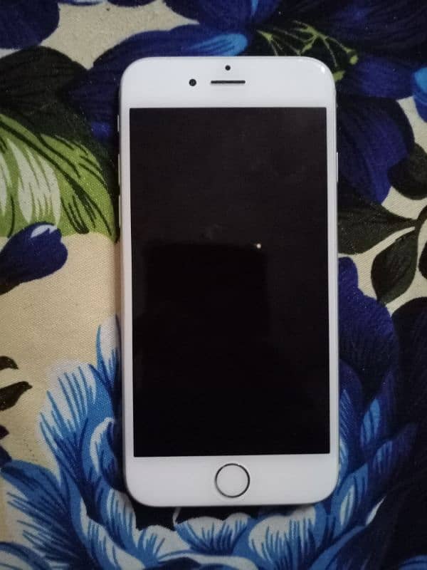 iphone 6 | scratch less jv phone |  9.5/10 condition 4