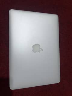 Macbook pro 13 inch diaplay 2015 model in good condition