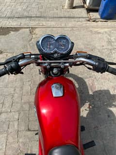 Yamaha Junoon YD 100
