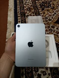 Ipad Mini 7 (128GB) 10/10 Condition