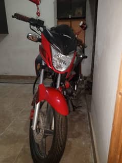 Bike new ha 5sal sy bnad kamry men tahraa ha. use nh ki new ha bike
