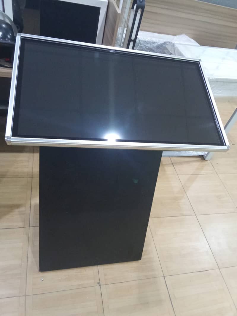 32" Interactive LCD Display | Android 11 | With Iron Stand 0