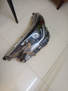 toyota yaris headlight 2025
