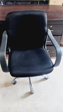 1 officer chair 2 visitor chairs