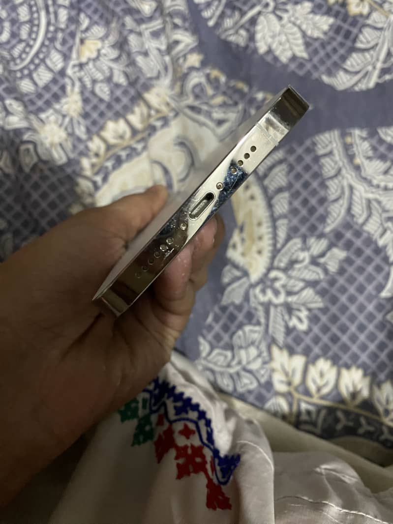 10 by 10 condition with box,  seal pack phone 5