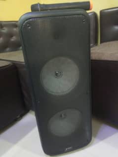 xtreame 8020 speaker with mic only one week use