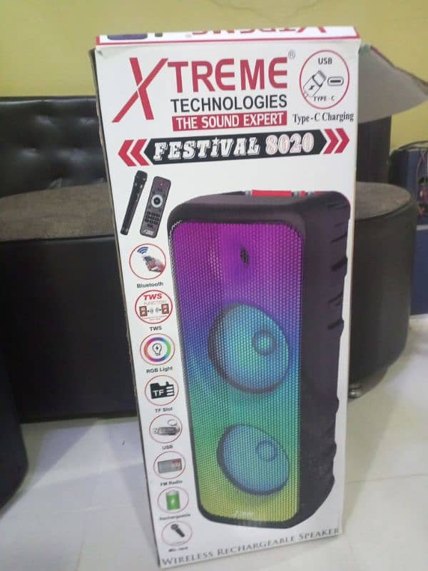 xtreame 8020 speaker with mic only one week use 1