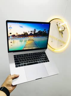 APPLE MACBOOK PRO A1707 WITH 16GB RAM AND 512GB SSD