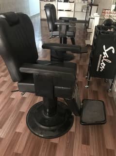 2 Cutting chairs