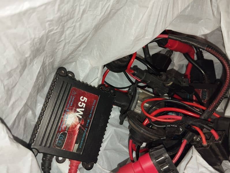 LCD SCREEN SLIGHTLY USED AND LED BULBS 50W ONLY 1 DAY USED 10/10 NEW 5