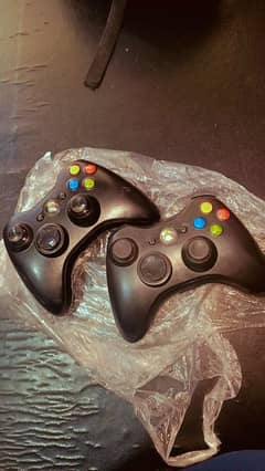 XBOX 360 2 CONTROLLER