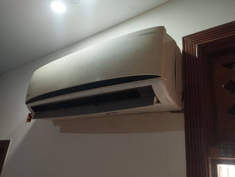 Kenwood Split A. C in perfect working condition. 2