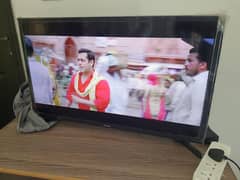 samsung led 32" original cam from uk like new simple led (call me)