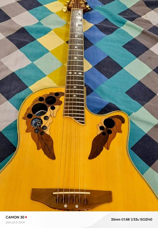 Ovation CC 257 celebrity deluxe acoustic/electric 10