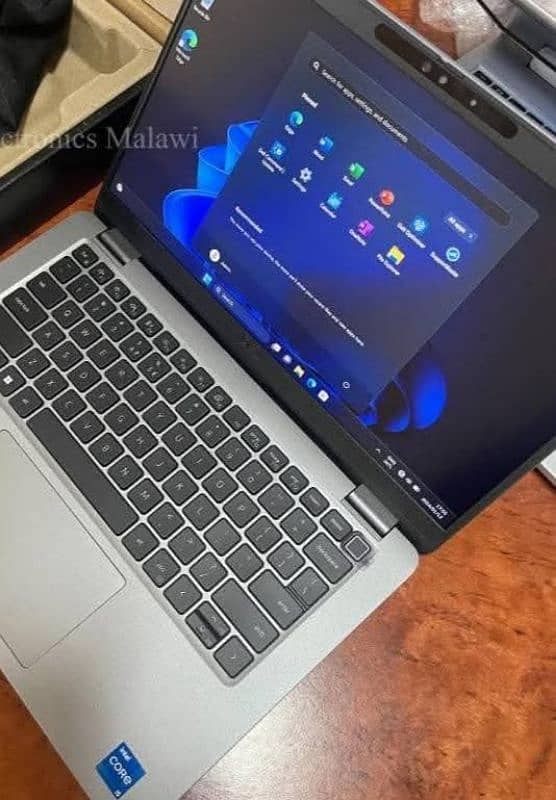 Dell Latitude 5430  12th generation Core i5 *(10 core 12 threads )* 1