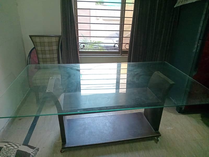 dining table condition is neat 0
